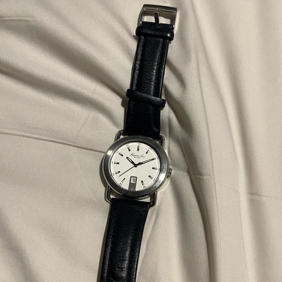 Watch - Picture 3 of 3